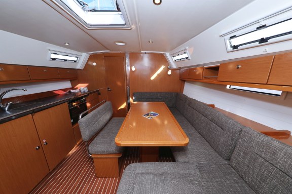 Image of Silver Arrow yacht #15