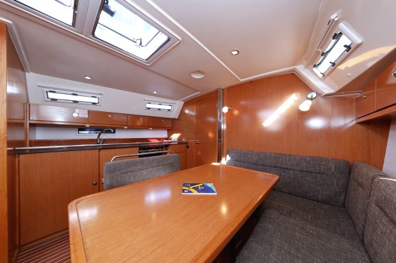 Image of Silver Arrow yacht #16