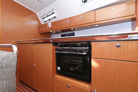 Image of Silver Arrow yacht #20