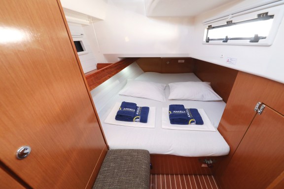 Image of Silver Arrow yacht #24