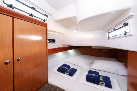 Image of Silver Arrow yacht #25