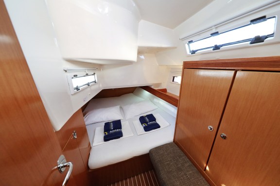 Image of Silver Arrow yacht #27