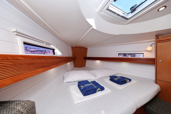 Image of Silver Arrow yacht #30