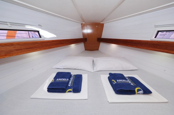 Image of Silver Arrow yacht #32