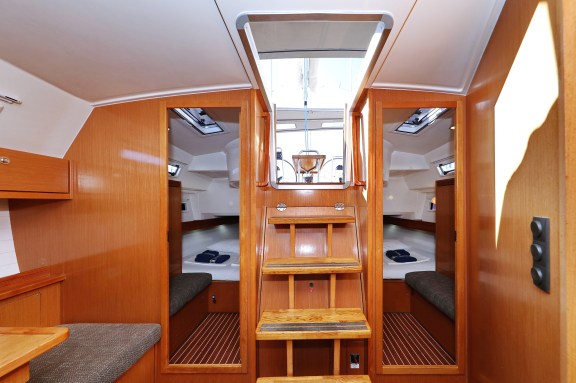 Image of Silver Arrow yacht #23