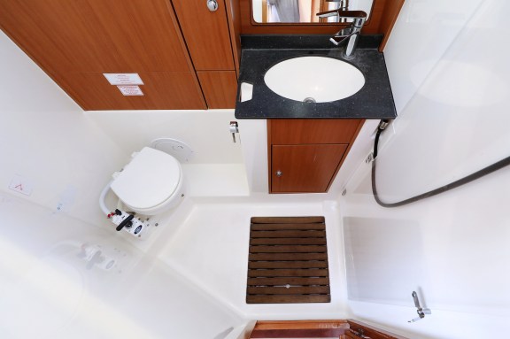 Image of Silver Arrow yacht #36