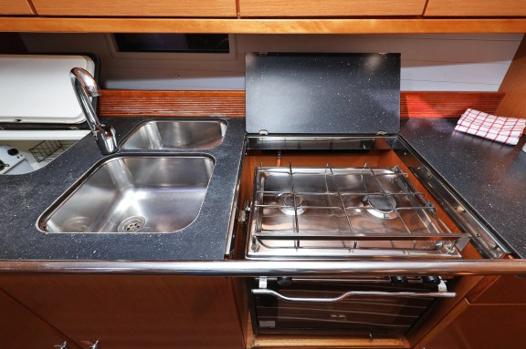 Image of Silver Arrow yacht #41