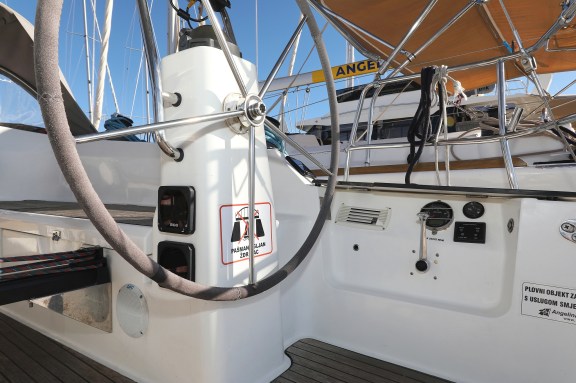 Image of Silver Arrow yacht #46