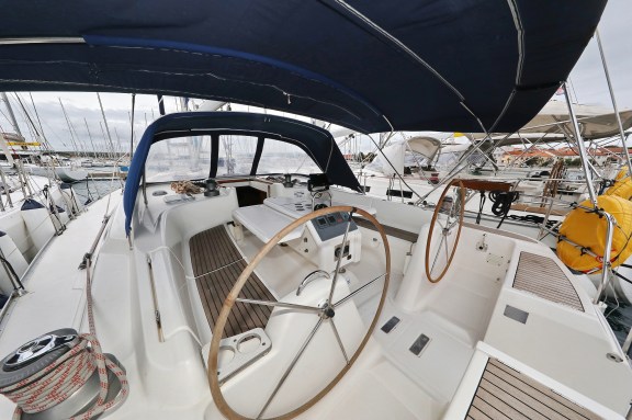 Image of Strawberry III yacht #3