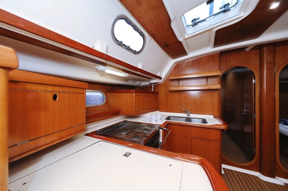 Image of Strawberry III yacht #21