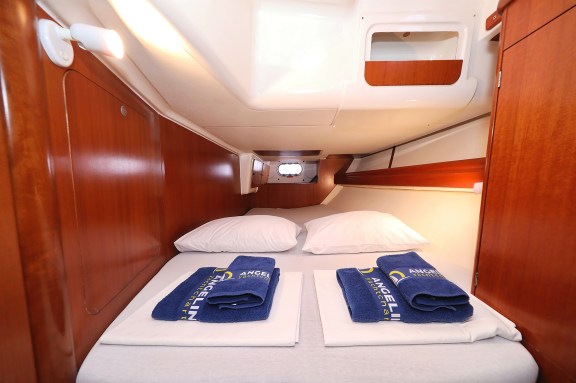 Image of Strawberry III yacht #26