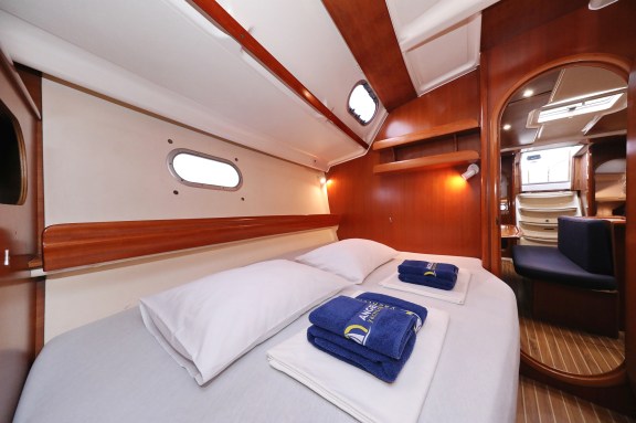 Image of Strawberry III yacht #30