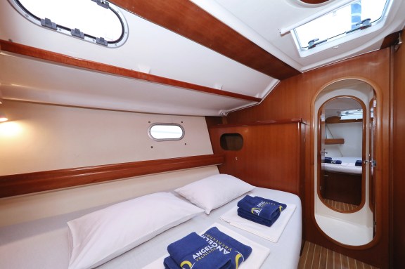 Image of Strawberry III yacht #31