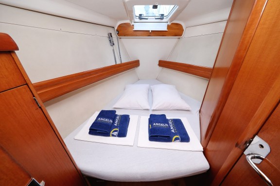 Image of Strawberry III yacht #32