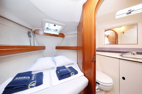 Image of Strawberry III yacht #33