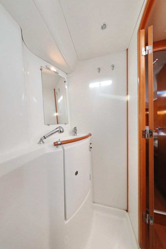 Image of Love Song yacht #34