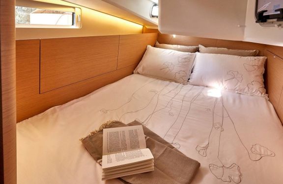 Image of Chimera yacht #11