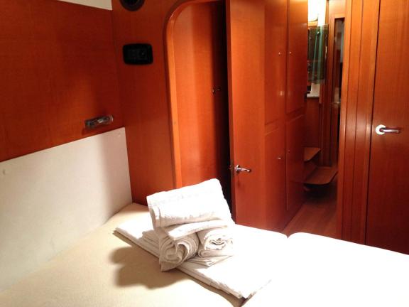 Image of Georgina yacht #12