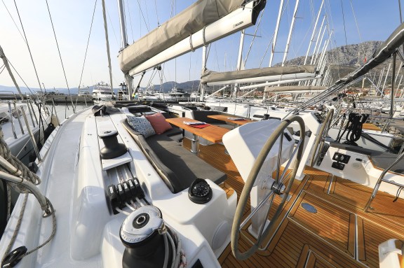 Image of Licence to Chill yacht #7