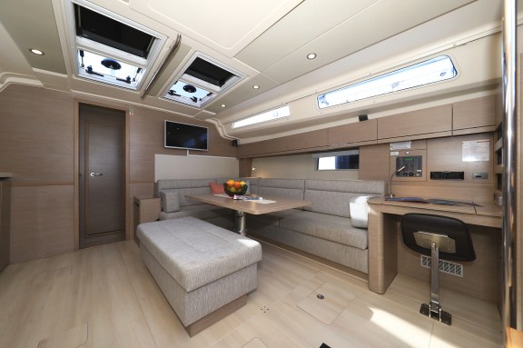 Image of Licence to Chill yacht #9