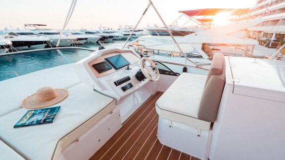 Image of Stardust yacht #9