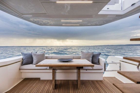 Image of Lady Esmeralda yacht #4