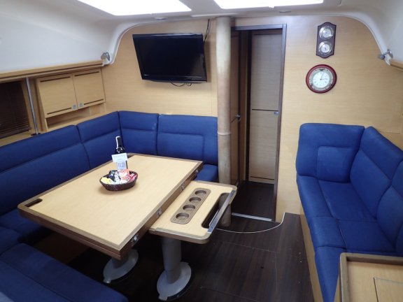 Image of Moon Shadow yacht #9