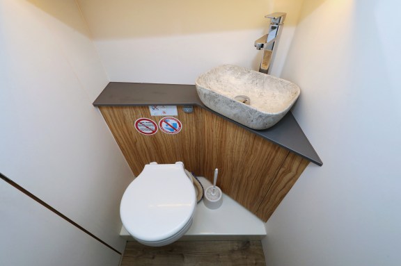 Image of Fortuna yacht #42