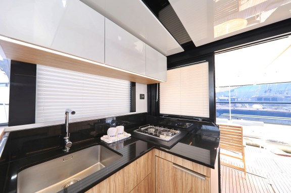 Image of Fortuna yacht #43