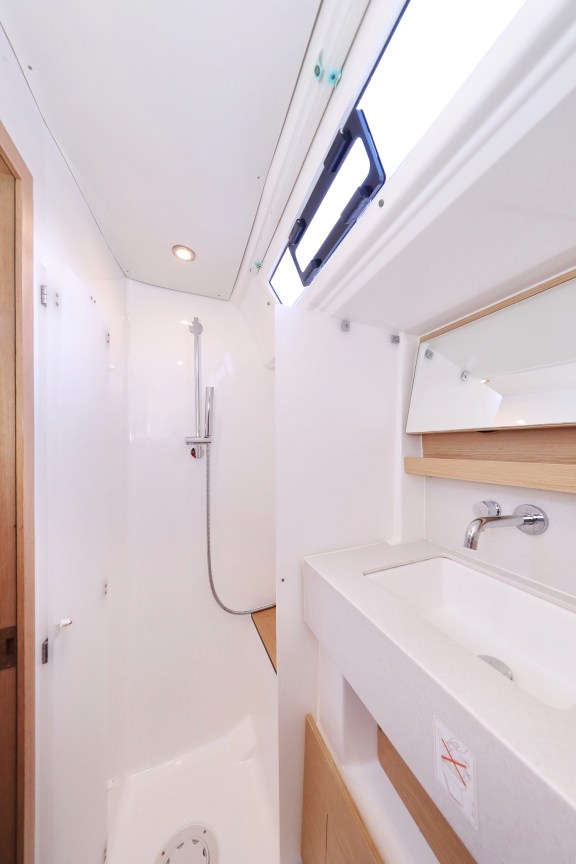 Image of Anthea yacht #35