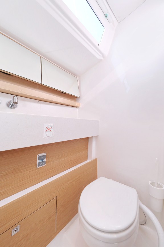 Image of Anthea yacht #36