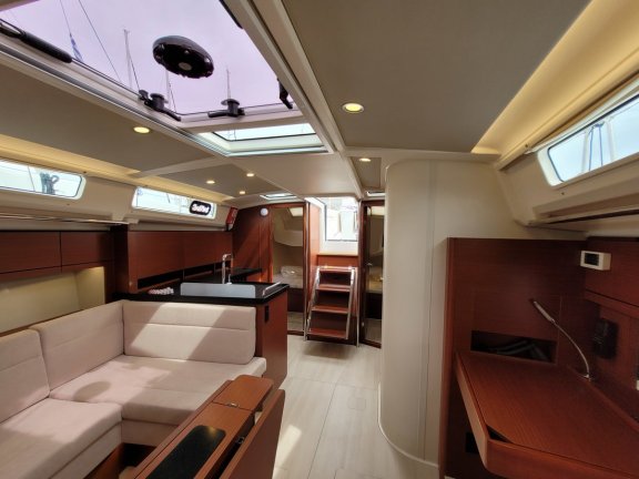 Image of heNA yacht #7