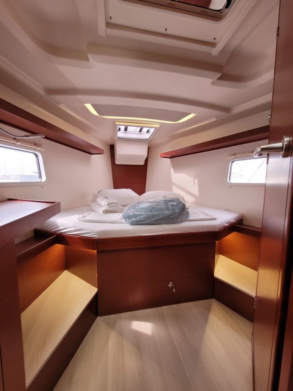 Image of heNA yacht #10