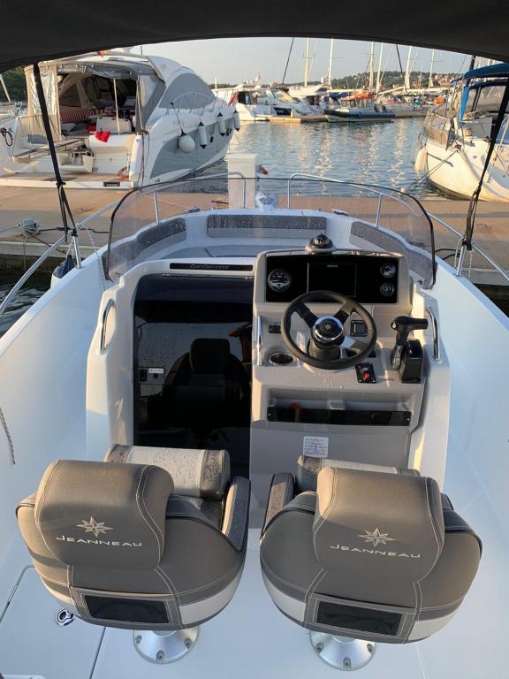 Image of Jeanneau Cap Camarat 6.5 CC yacht #14