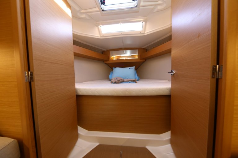 Image of Coconut Kiss yacht #10
