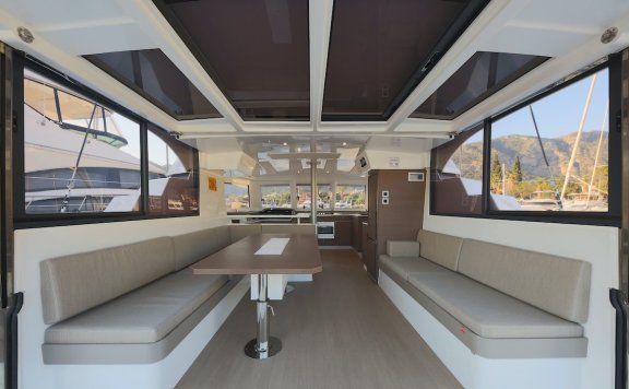 Image of Moonrise yacht #6