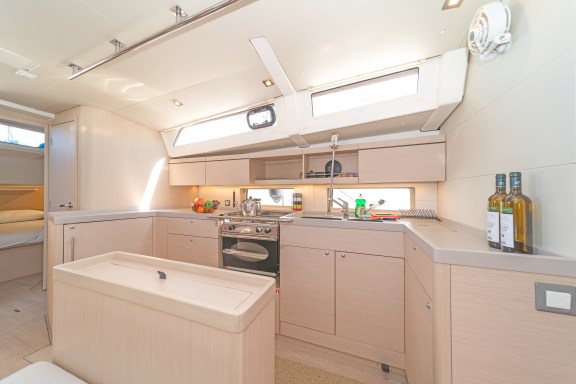 Image of Beautiful Helen yacht #9