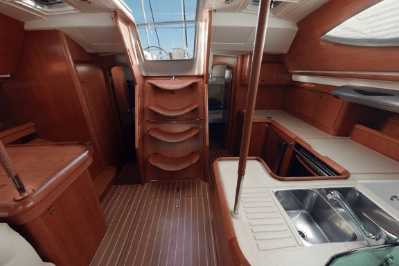 Image of Macchiato yacht #3