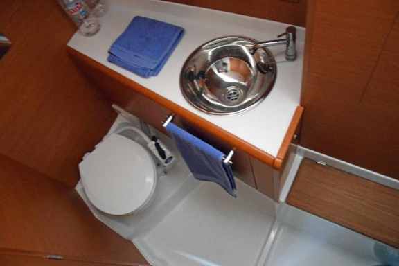 Image of Beaujolais yacht #9