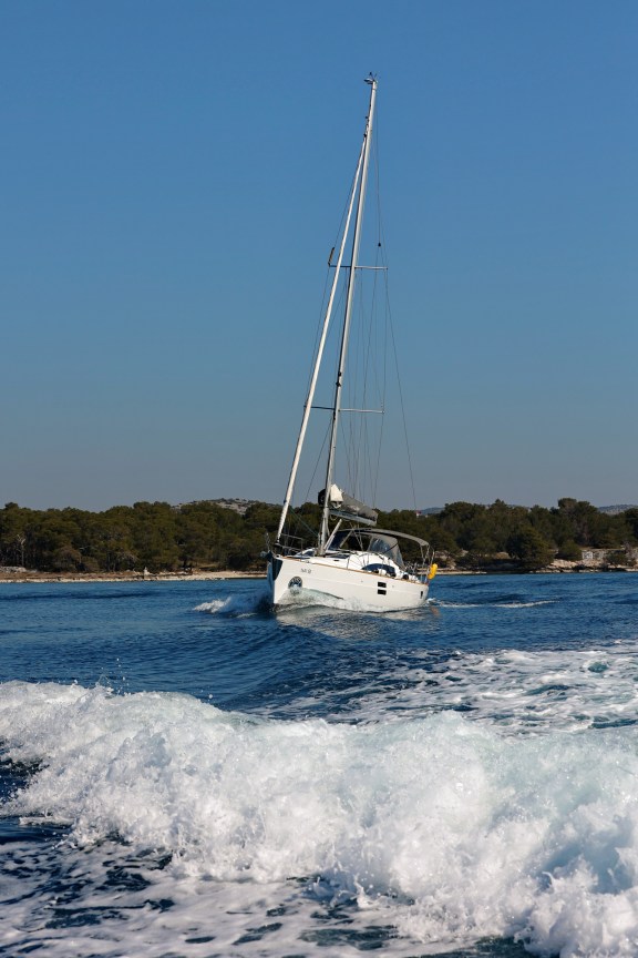 Image of Black Panther yacht #5