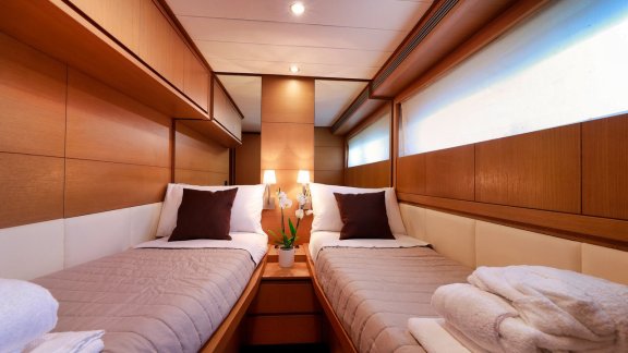 Image of Lukas yacht #15