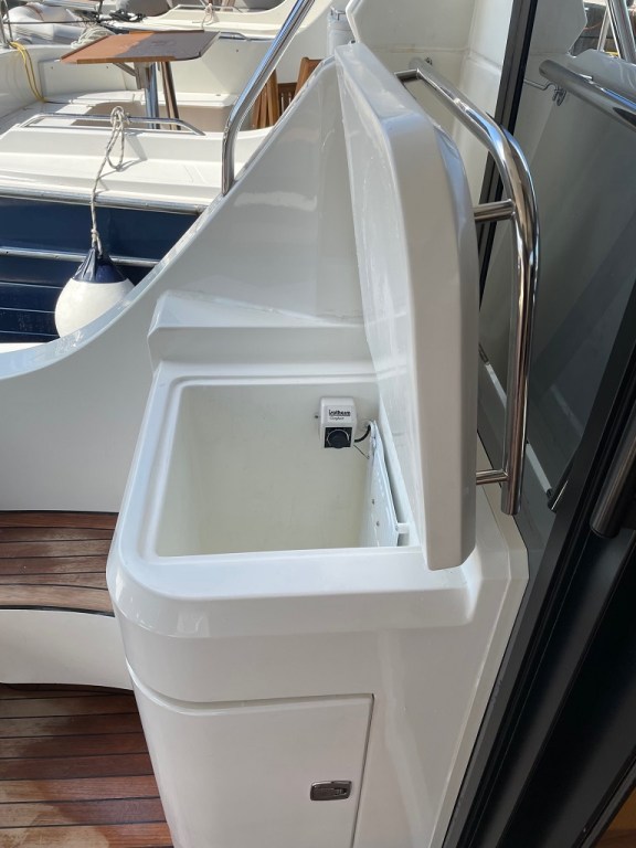 Image of Iris yacht #12