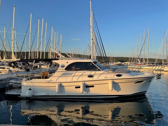 Image of Iris yacht #3