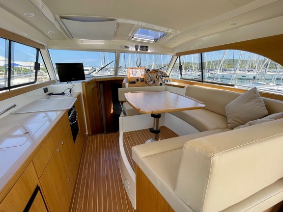 Image of Iris yacht #17