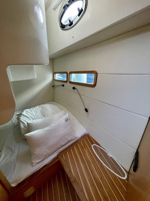 Image of Iris yacht #27