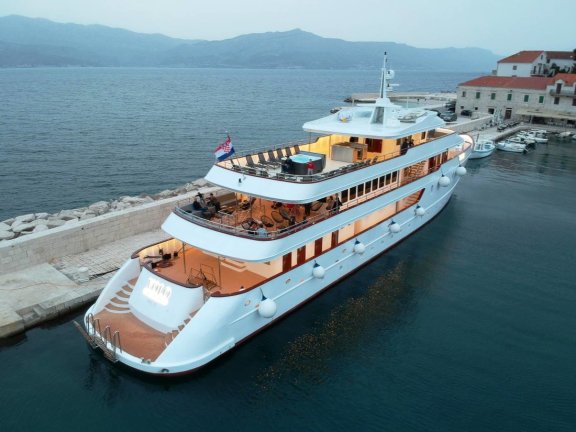 Image of Yolo yacht #6