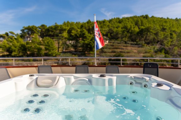 Image of Yolo yacht #10