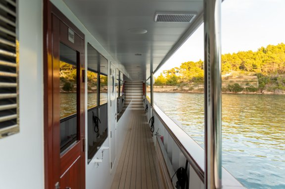 Image of Yolo yacht #13