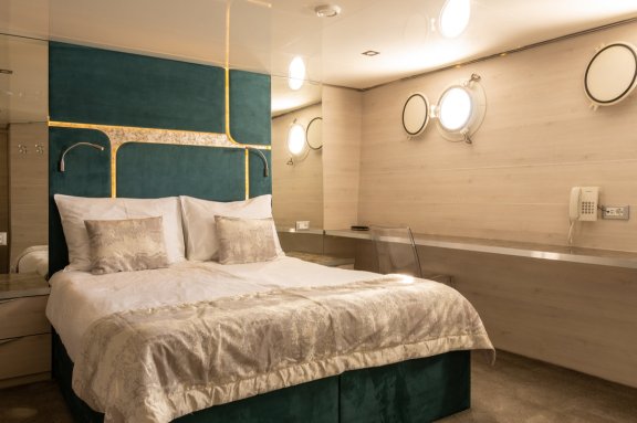 Image of Yolo yacht #20