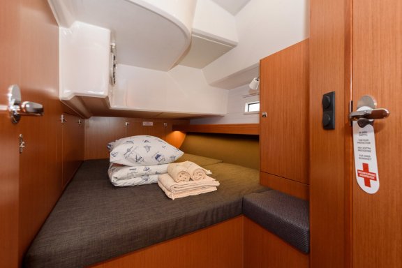 Image of Factor X yacht #9